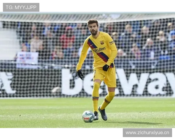 杰拉德·皮克晒早餐，摆盘像博物馆展品，账单像交首付