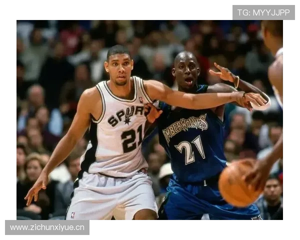 邓肯背身单打掌控内线，胜过约基奇的拉开威胁